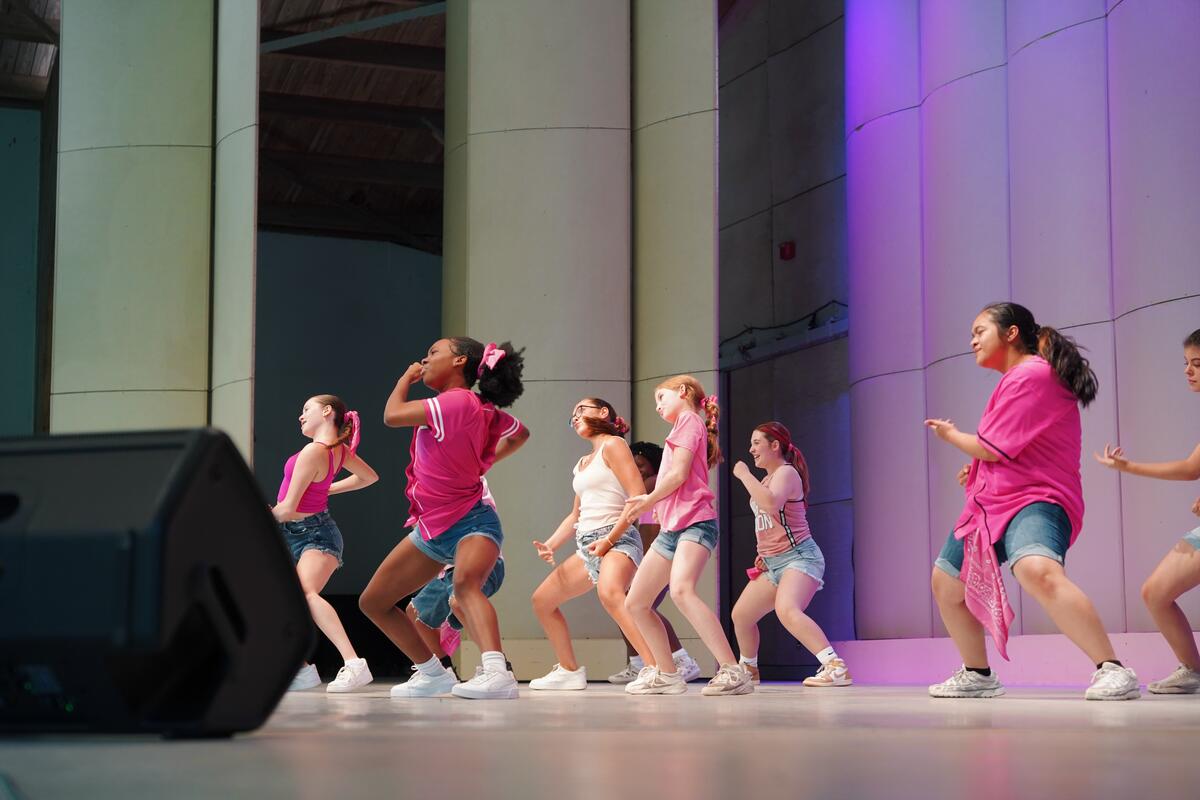 Senior Hip-Hop Dance students poppin' and lockin' at Festival