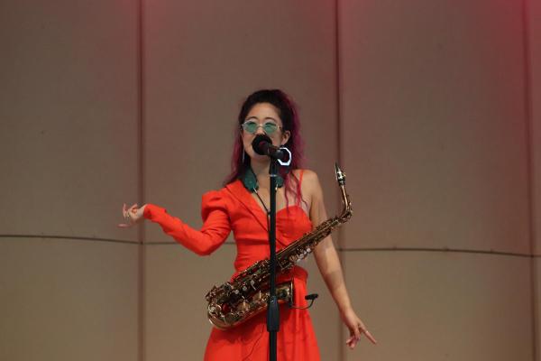 Kelly's performance Dazzles Usdan Students